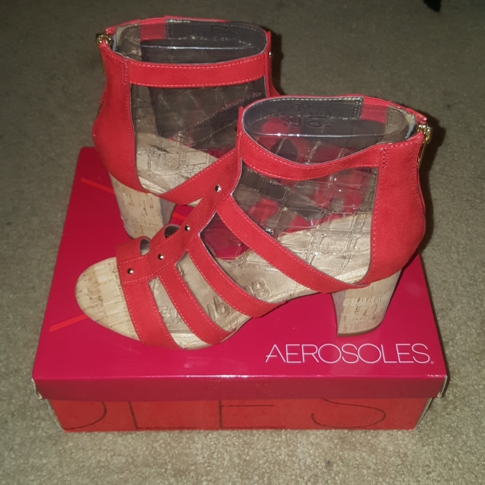Aerosoles red cork heel size 10